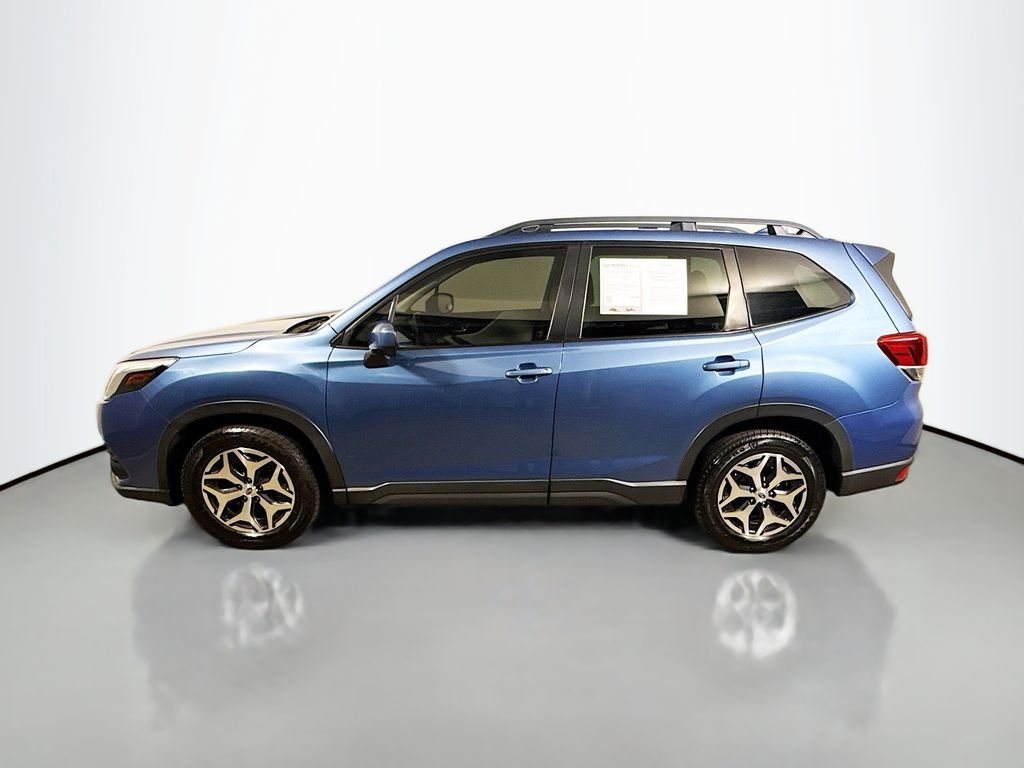 Used 2023 Horizon Blue Pearl Subaru Premium image 4
