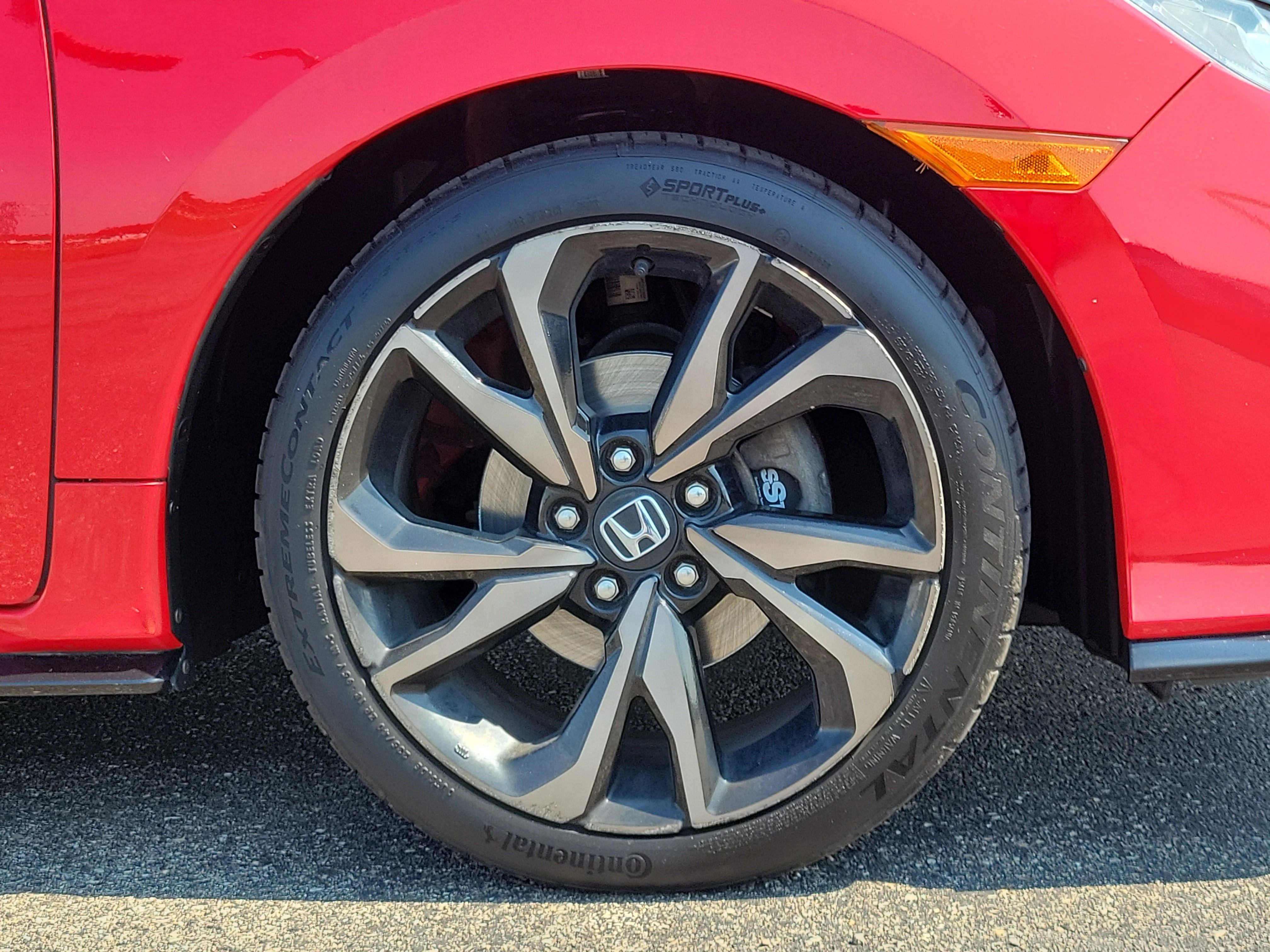 Used 2017 Rallye Red Honda Sport image 5