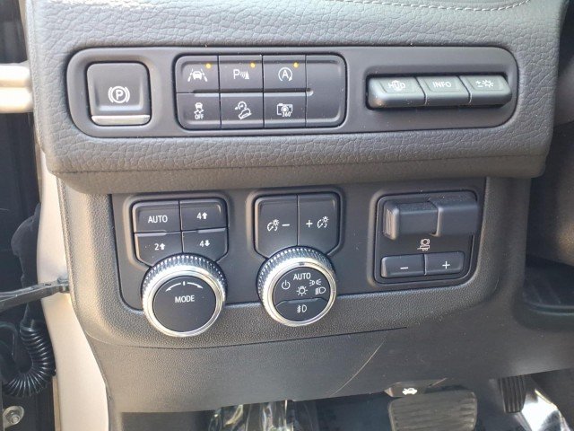 2024 GMC Yukon XL Denali - Photo 10
