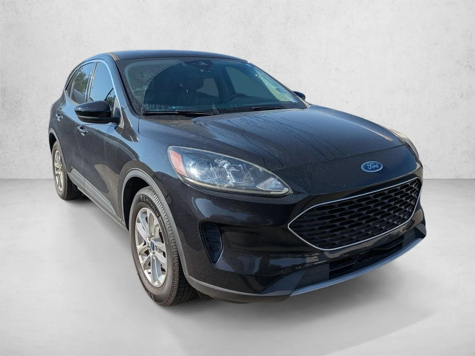 Used 2020 Agate Black Metallic Ford SE image 3