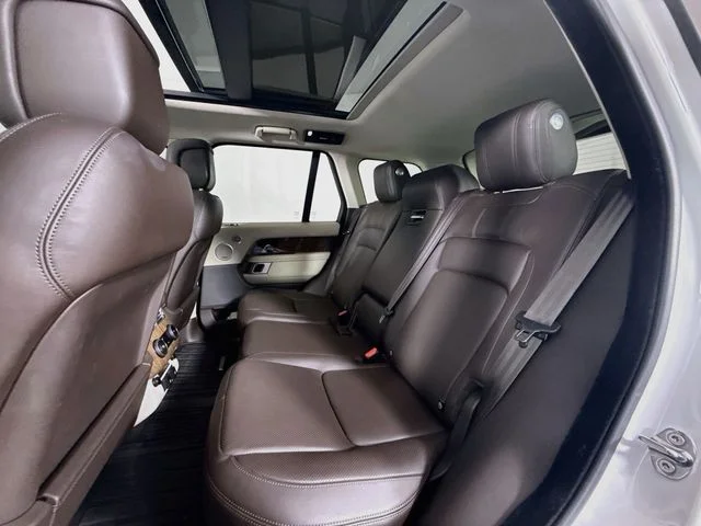 Used 2020 White Land Rover HSE image 24