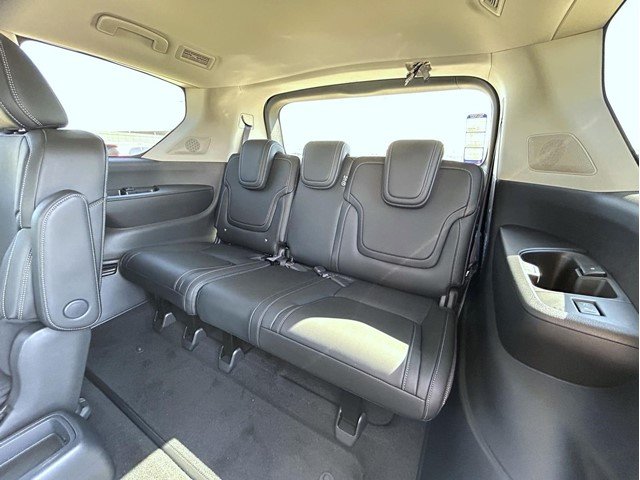 New 2026 RADIANT WHITE INFINITI Pure 4WD image 12