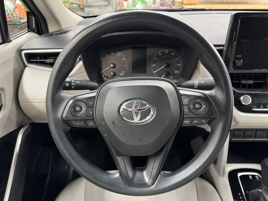Used 2024 Black Toyota L image 19