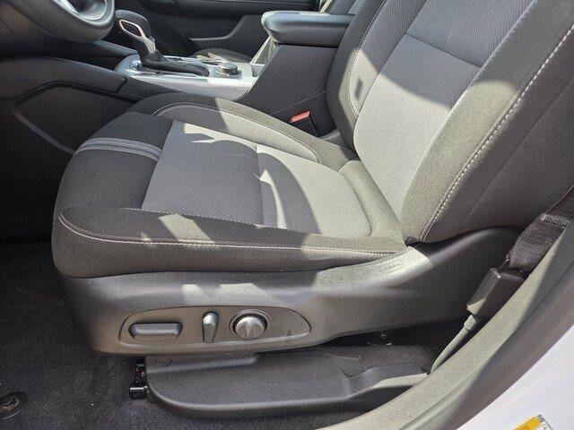 Used 2025 Summit White Chevrolet LT image 12