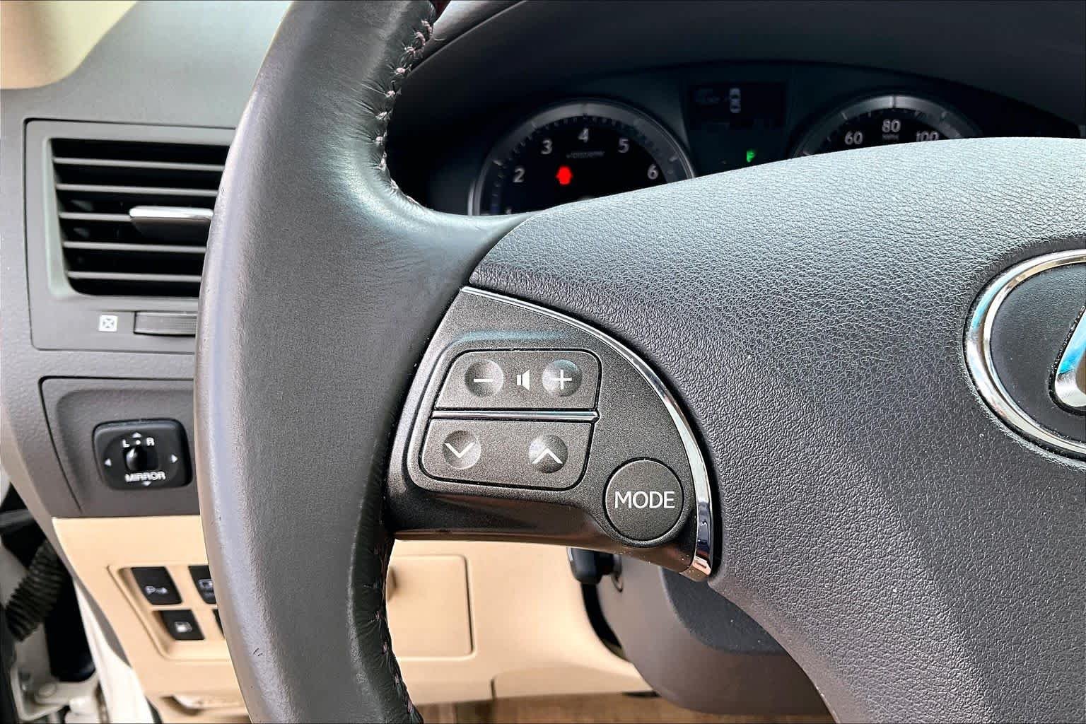 Used 2011 Starfire Pearl Lexus  image 20