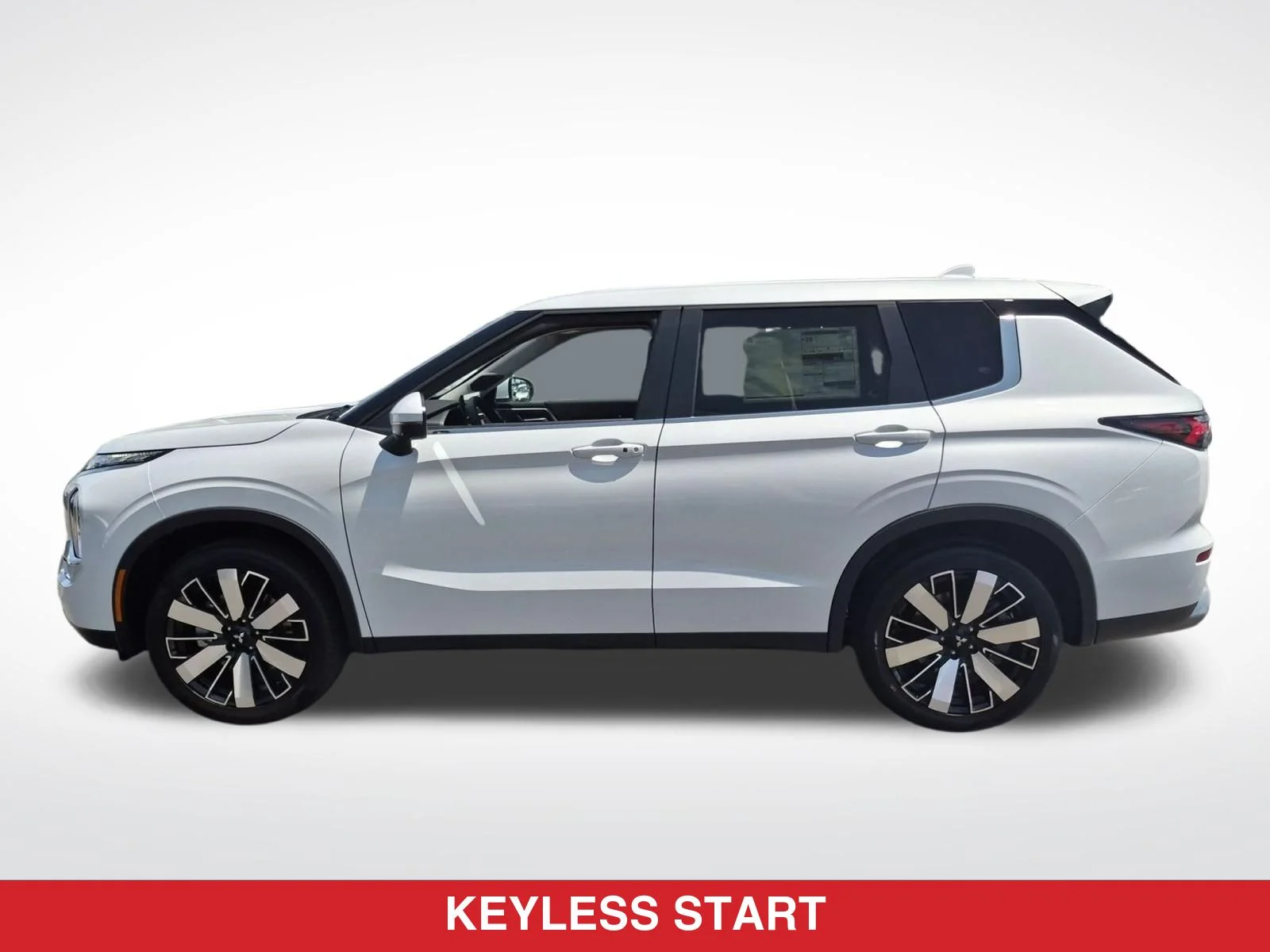 New 2026 White Mitsubishi SE image 5