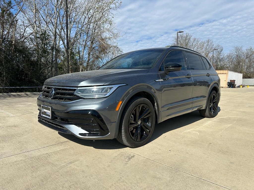 2023 Volkswagen Tiguan SE R-LINE BLACK