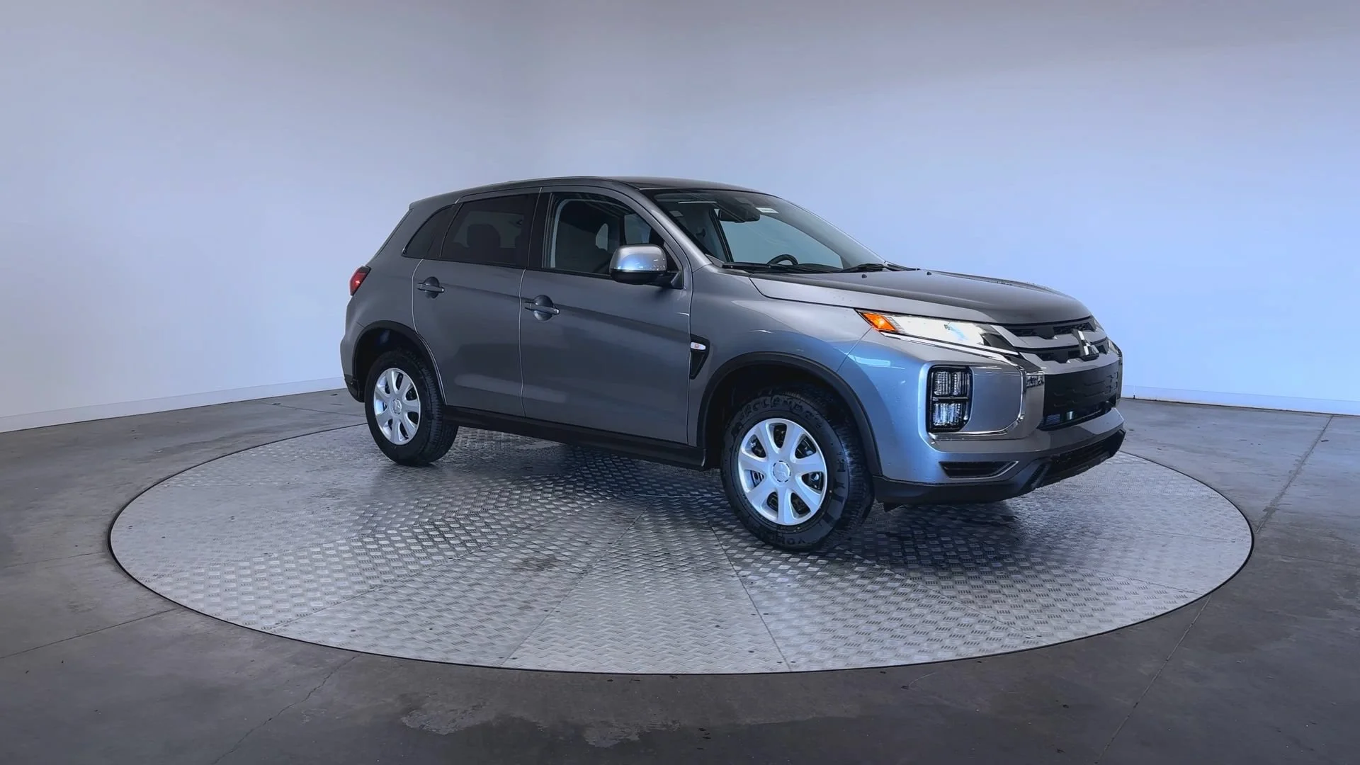 New 2026 Mercury Gray Metallic Mitsubishi 2.0 S image 2