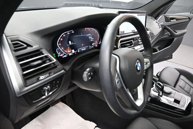 Used 2023 Black BMW xDrive30i image 18