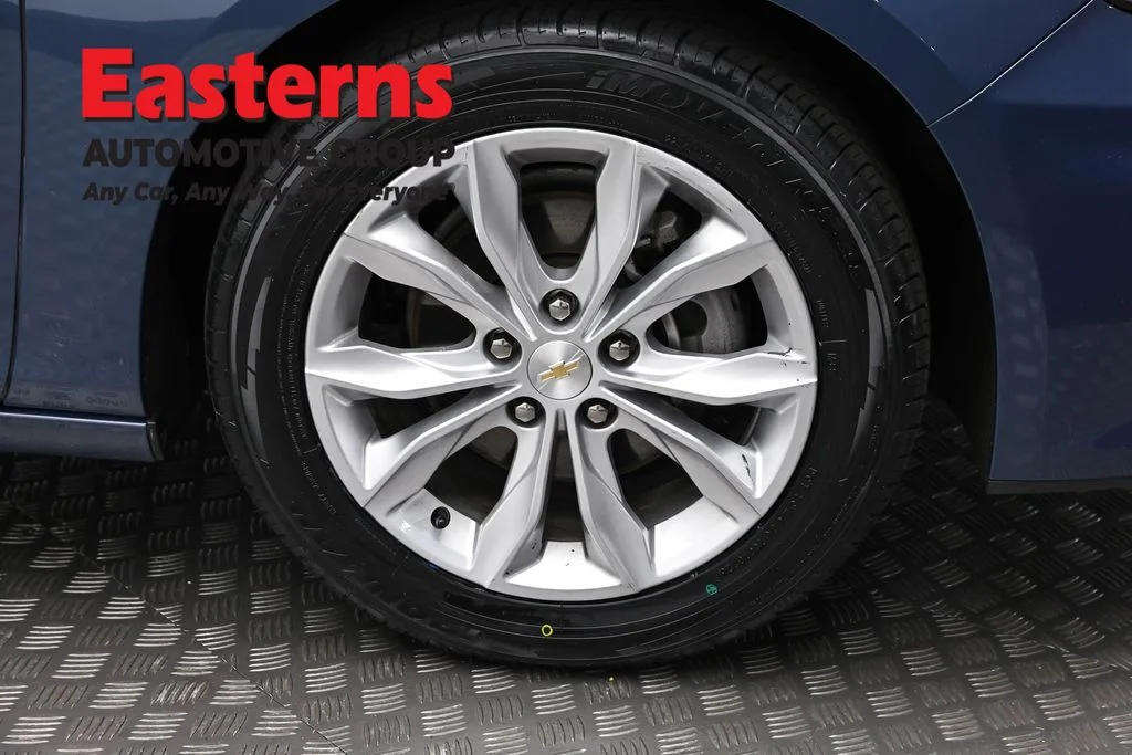 Used 2024 Blue Chevrolet LT image 31