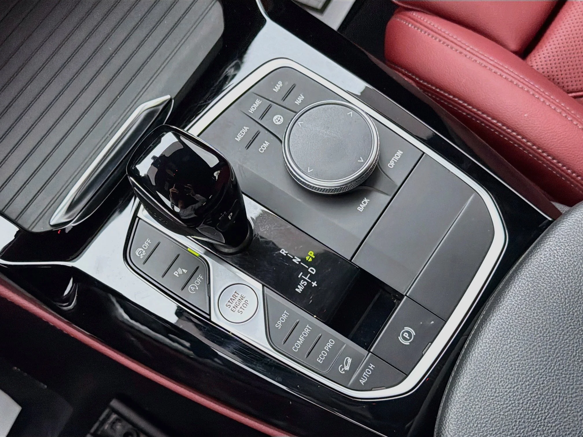 Used 2024 Dark Graphite Metallic BMW xDrive30i image 28