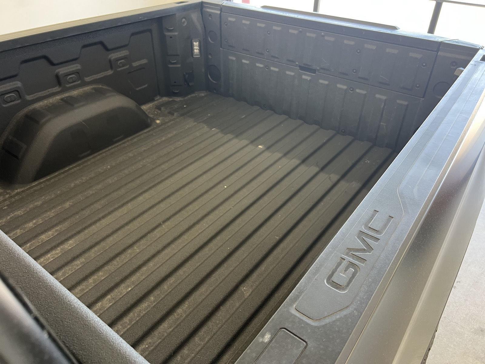 Used 2025 Onyx Black GMC AT4X image 11