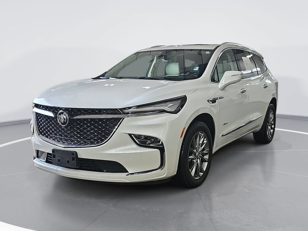 Used 2023 WHITE FROST TRICOAT Buick Avenir image 9