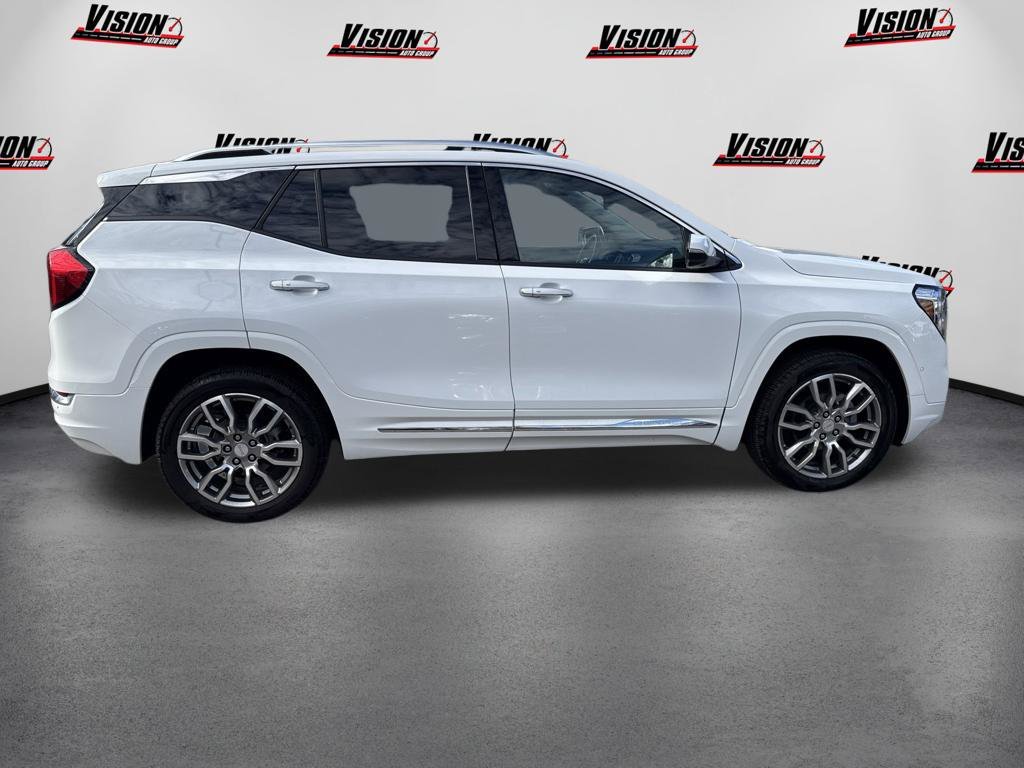 Used 2024 White GMC Denali image 4