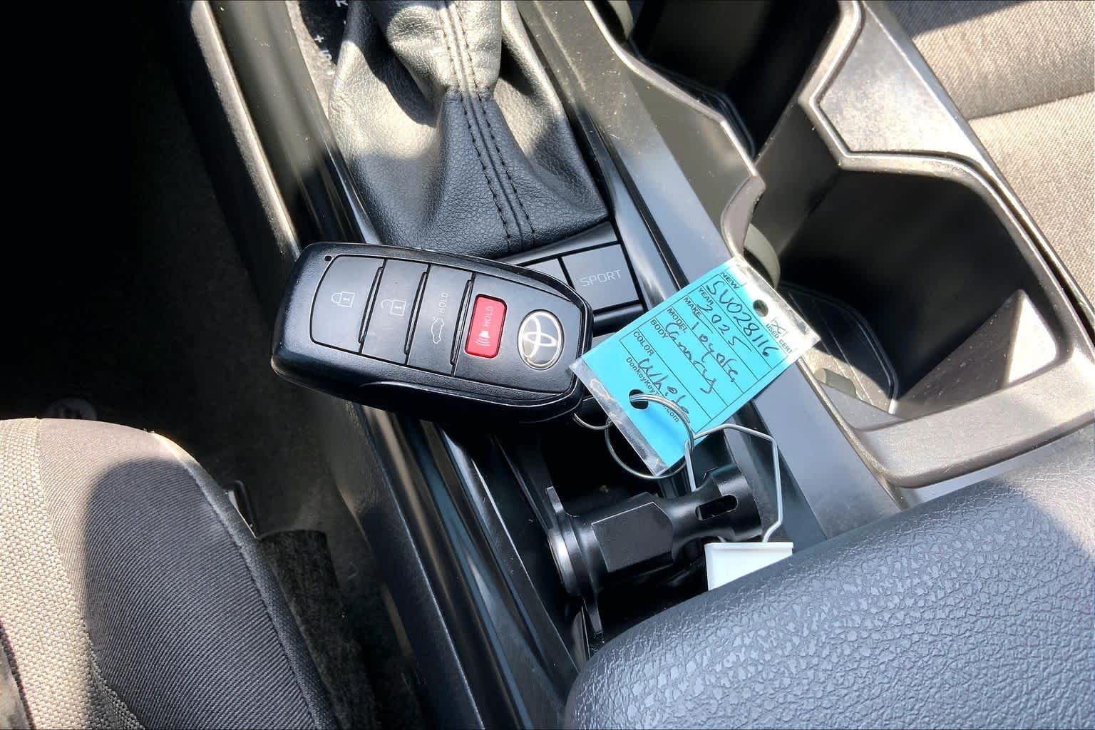 Used 2025 Ice Cap Toyota LE image 27