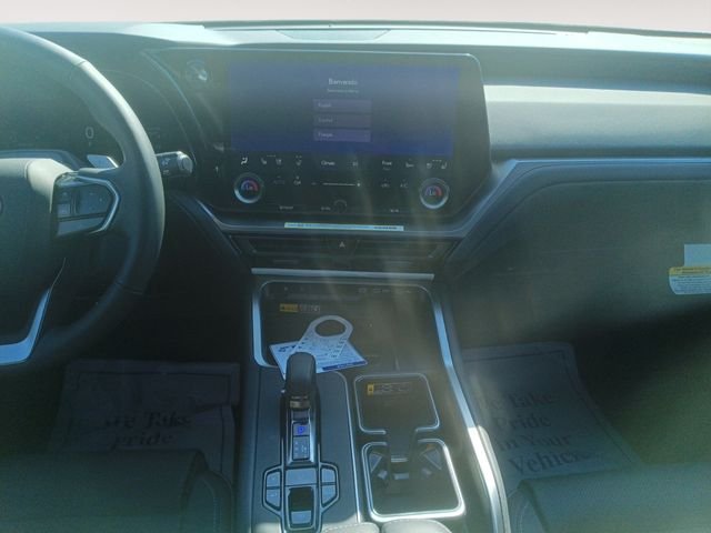 2026 Lexus TX 550h+ - Photo 11