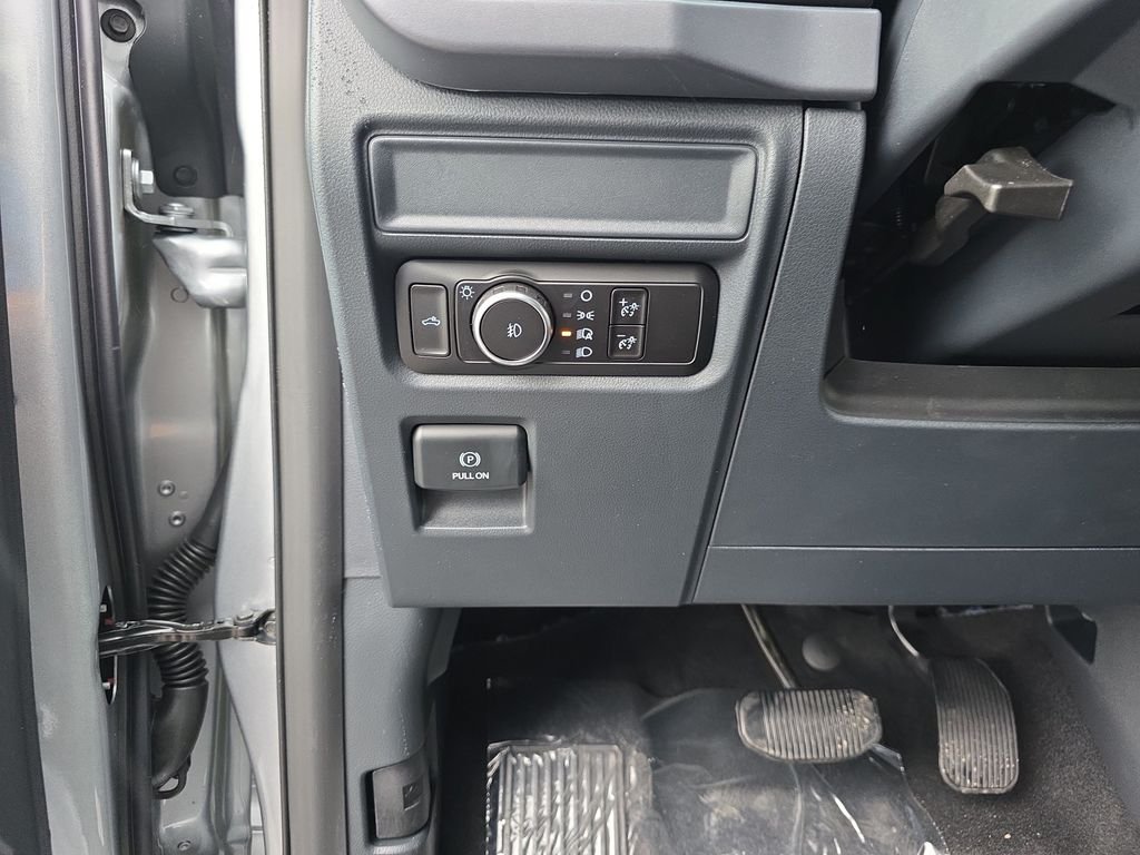 New 2026 Iconic Silver Metallic Ford XLT image 19