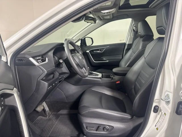 Used 2024 Pearl Toyota XLE Premium image 11