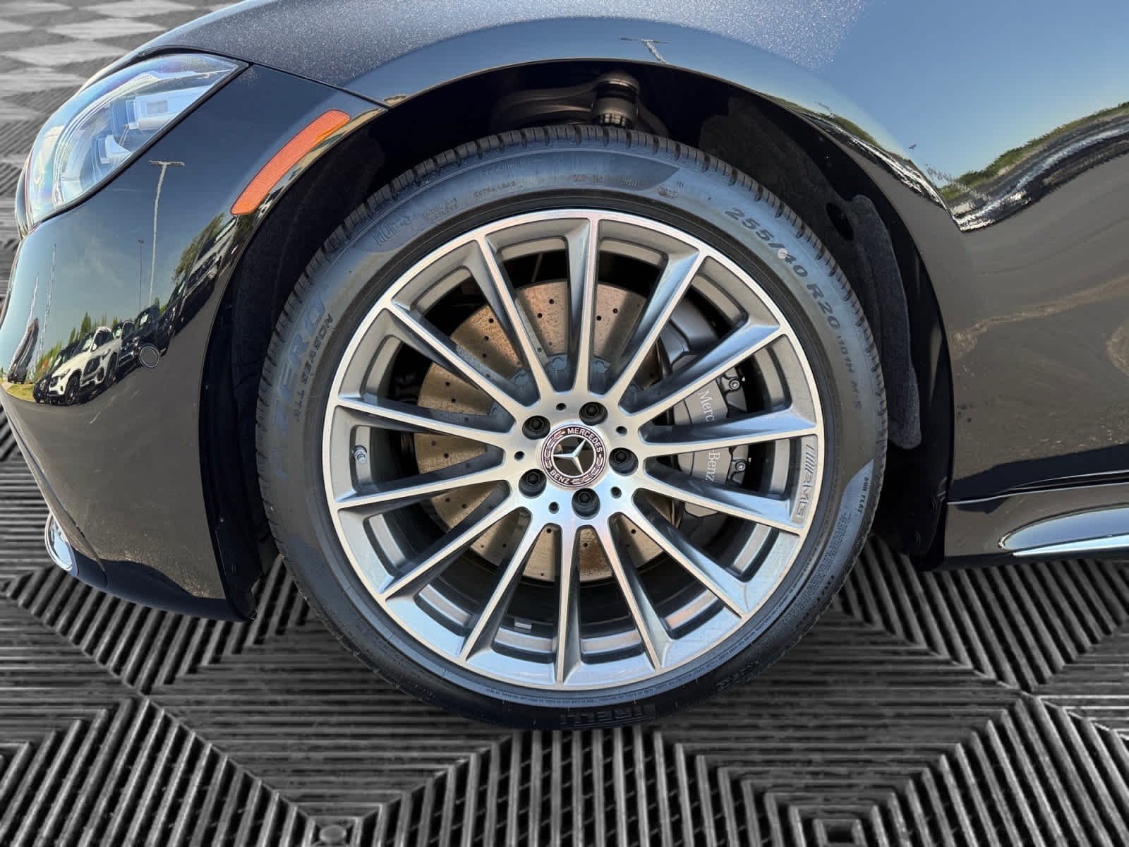 New 2026 Obsidian Black Metallic Mercedes-Benz S 580 image 9