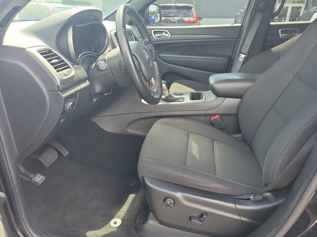 Used 2021 Black Jeep Laredo E image 17