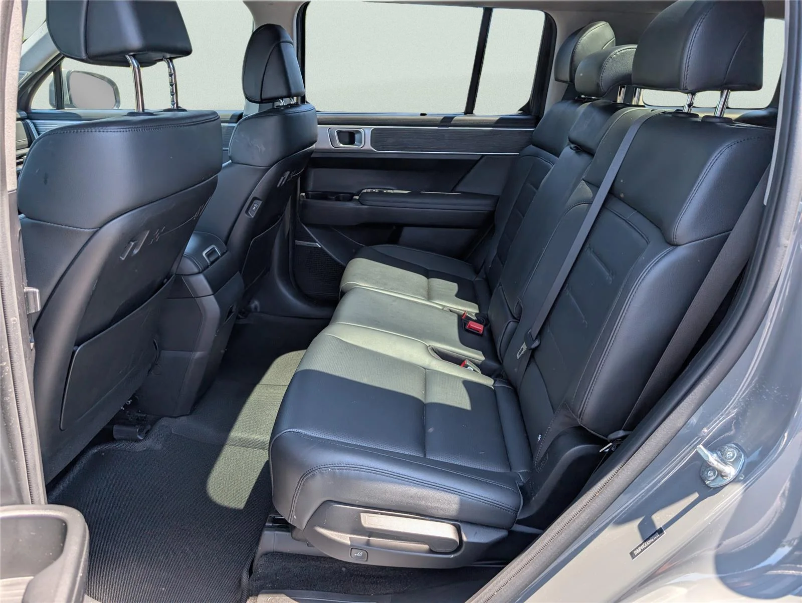 Used 2025 Hampton Gray Hyundai Limited image 31