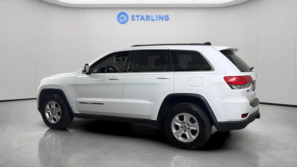 Used 2017 White Jeep Laredo image 5