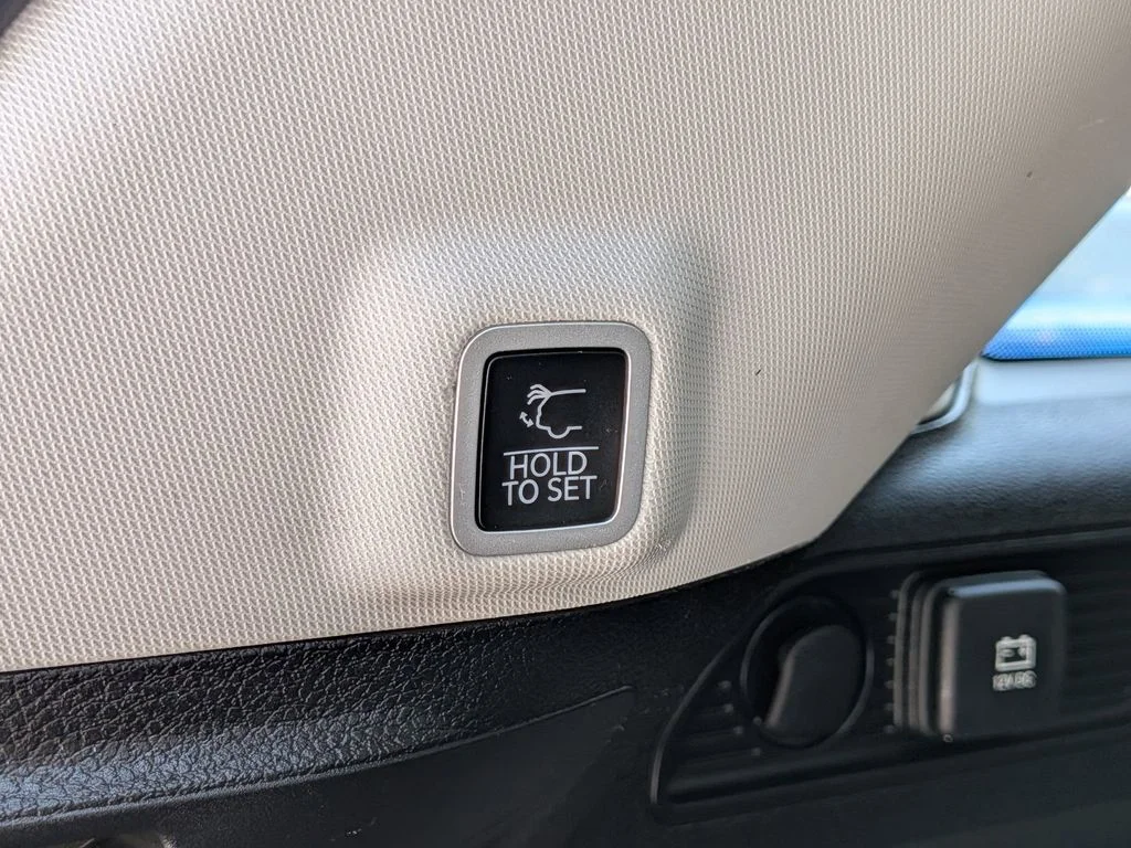 Used 2023 Black Jeep Limited image 9