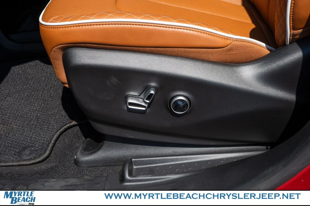 New 2026 Red Hot Pearl-Coat Exterior Paint Chrysler Pinnacle image 20