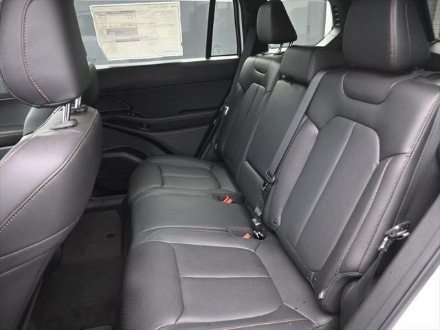 New 2026 Bright White Clear-Coat Exterior Paint Jeep Limited image 23