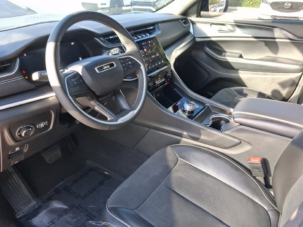Used 2024 Gray Jeep Altitude X image 17