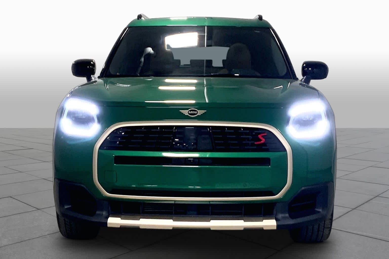 Used 2025 British Racing Green IV Metallic MINI S image 3