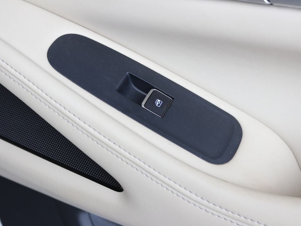 Certified Used 2023 Silver INFINITI LUXE image 39