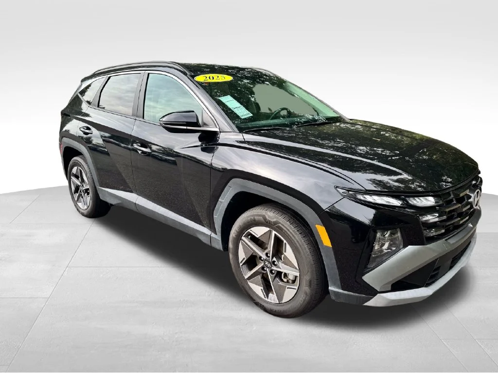 Used 2025 Black Hyundai SEL Convenience image 45