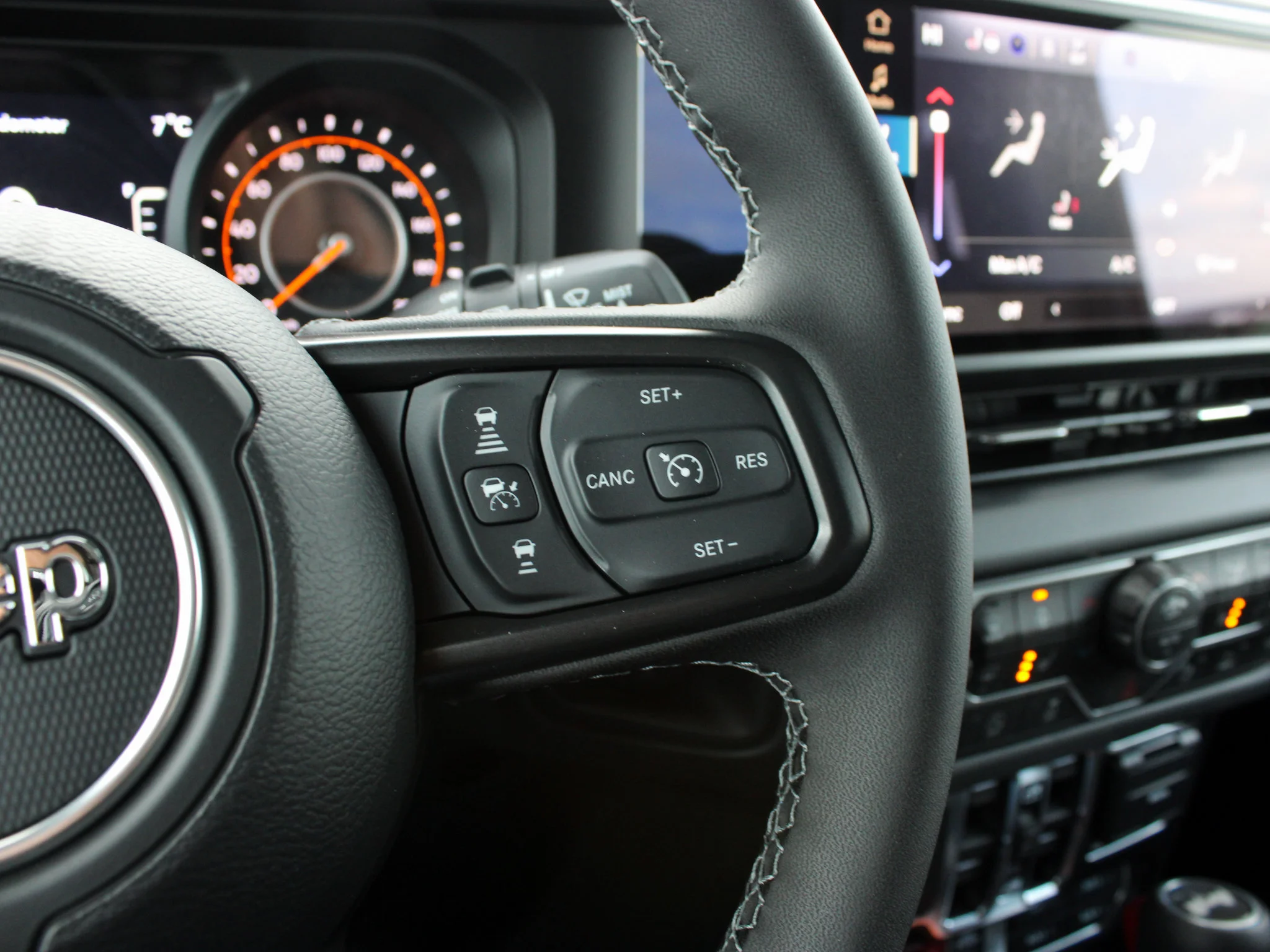 New 2026 Dark blue Jeep Rubicon* 4 Door 4x4, Nappa Leather, Safety Group, Front/Rear Lockers image 17