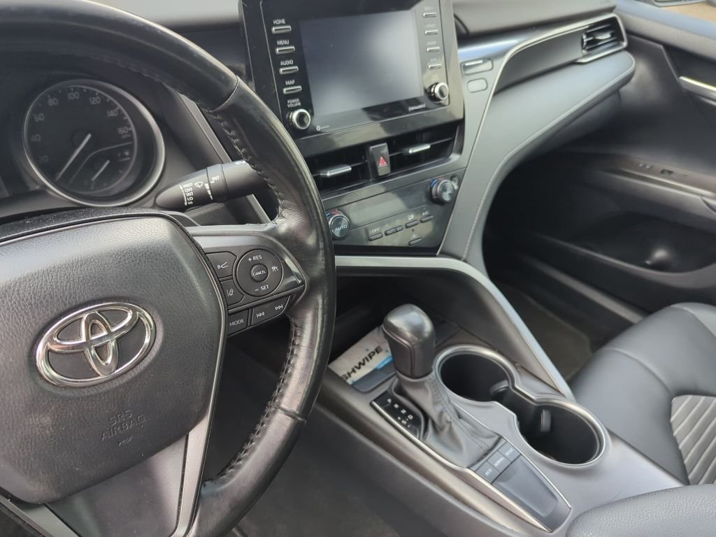 Used 2023 Ice Toyota SE image 8