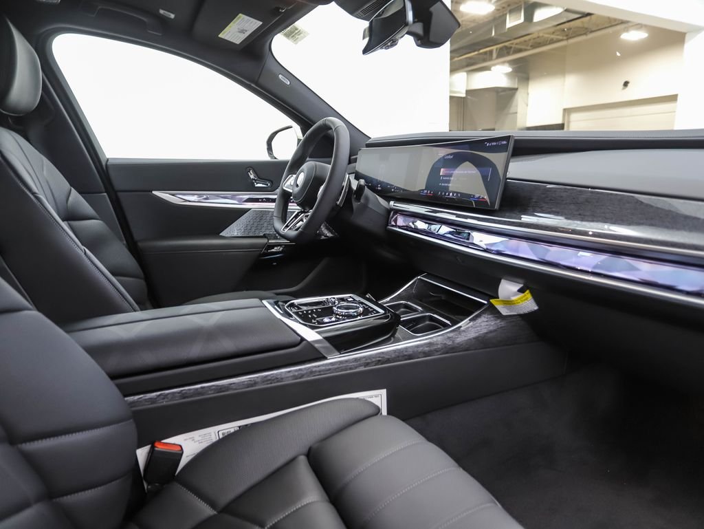 Used 2025 Gray Metallic BMW 760i xDrive image 31