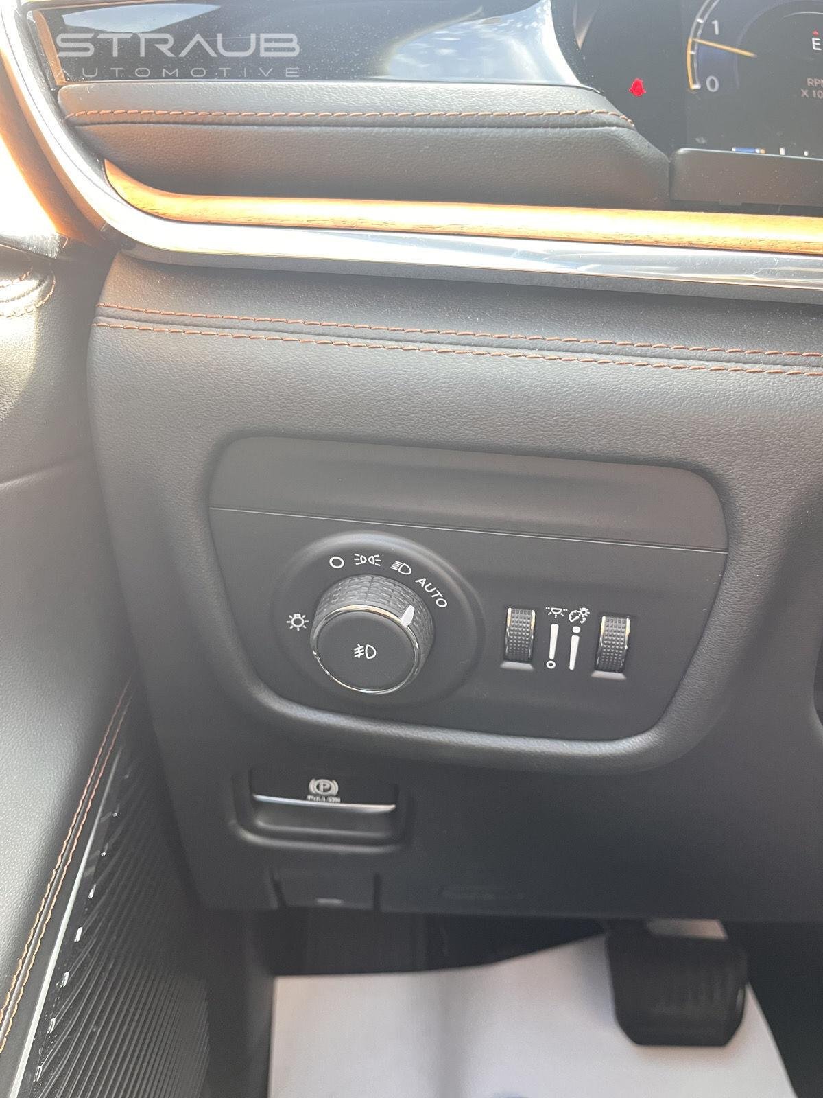 Used 2023 Bright White Clearcoat Jeep Summit Reserve image 22