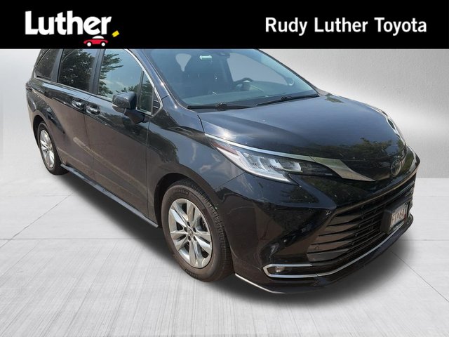 2022 Toyota Sienna Limited
