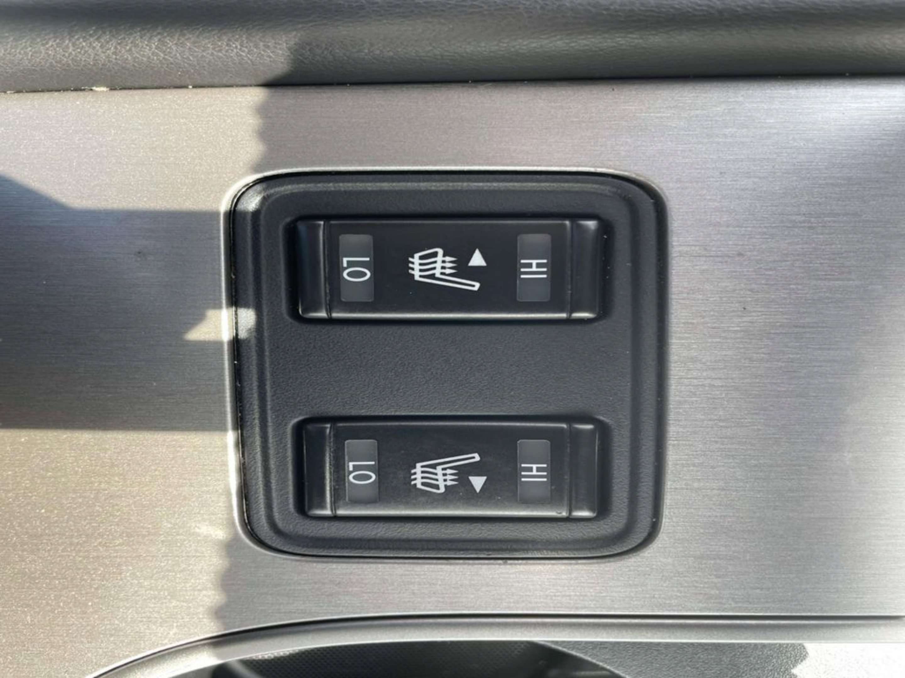 Used 2023 Red Nissan SL image 25