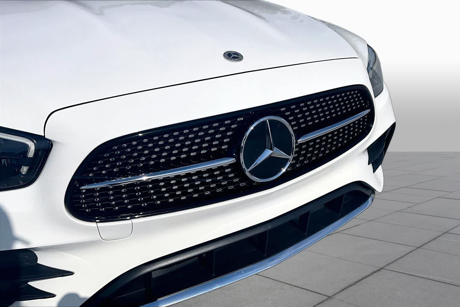 Used 2023 Polar White Mercedes-Benz E 450 image 30