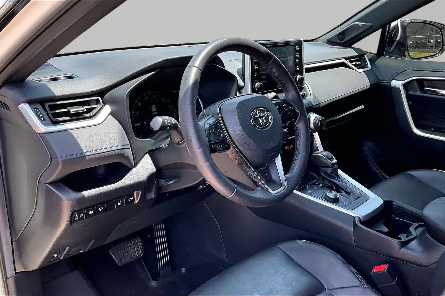 Used 2021 Blizzard Pearl/Midnight Black Metallic Toyota Hybrid XSE image 16