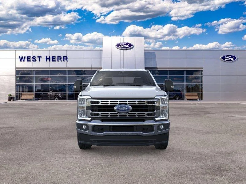 New 2026 Oxford White Ford F-250® XLT image 7