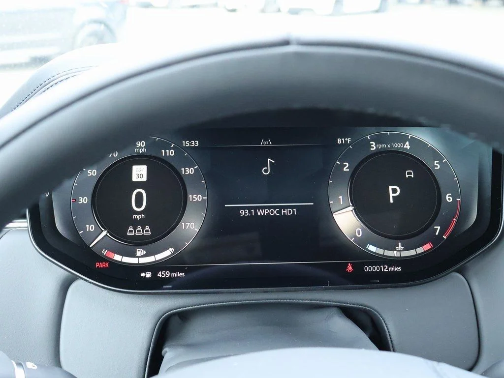 New 2025 Fuji White Land Rover Dynamic SE image 29
