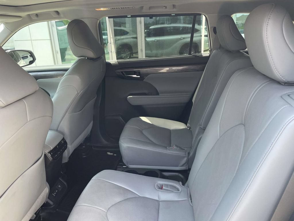 Used 2023 SUMMIT WHITE Chevrolet LTZ image 12