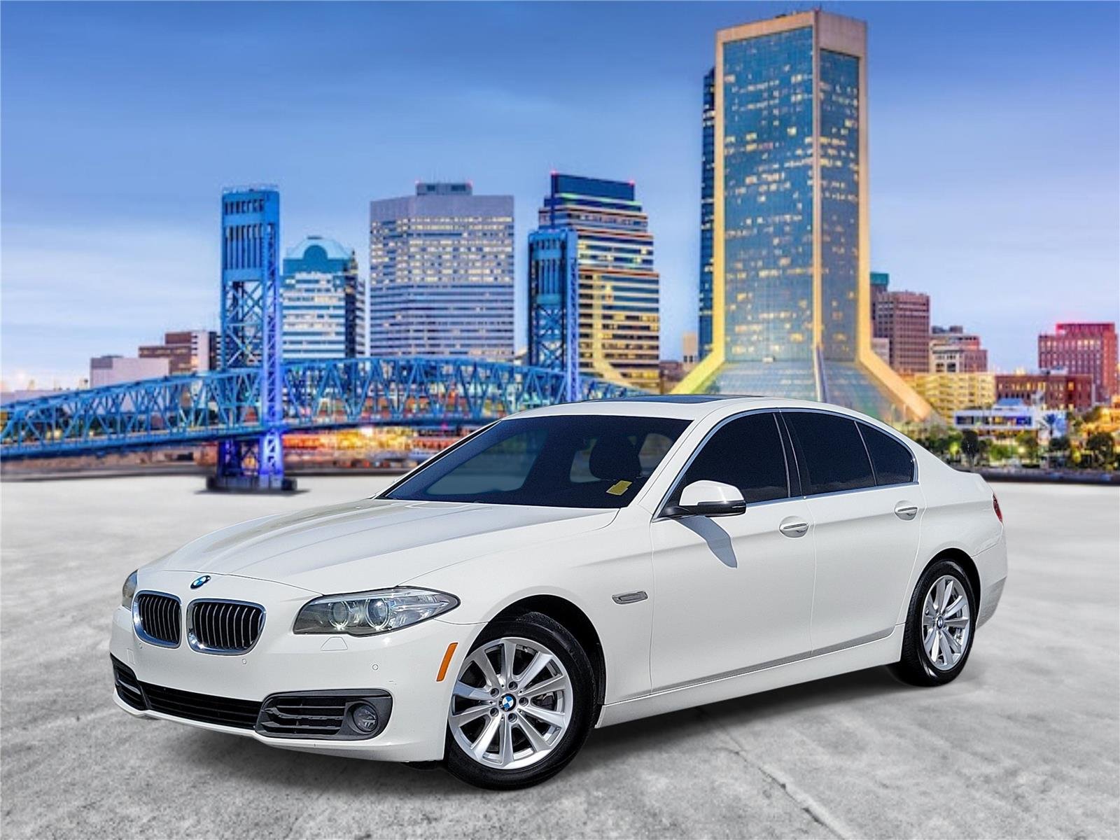 Used 2015  BMW 528I XDRIVE image 1