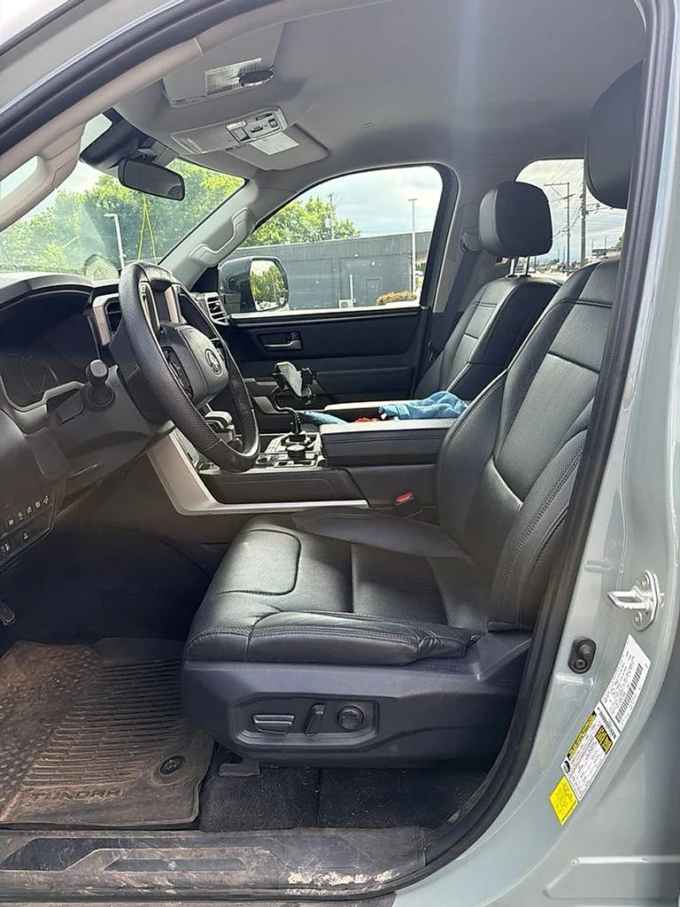 Used 2024  Toyota SR5 image 11