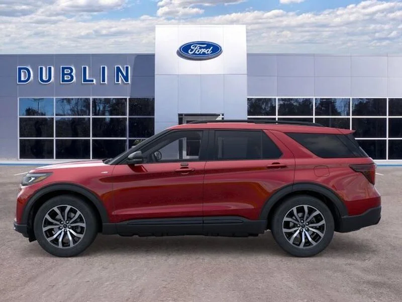 New 2026 Rapid Red Metallic Tinted Clearcoat Ford ST-Line image 3