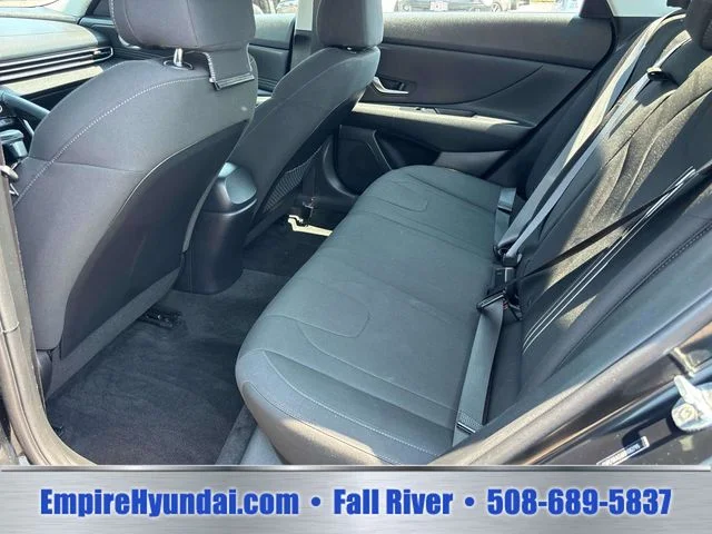 Used 2022 Black Hyundai SEL image 10