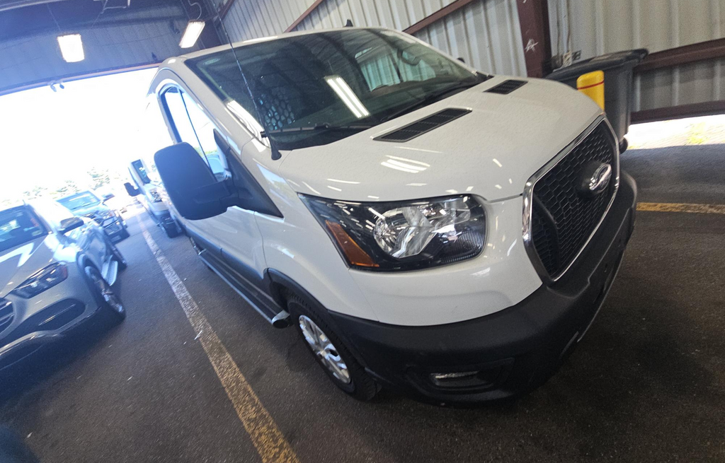 Used 2025 White Ford Base image 1