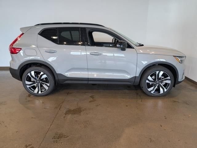 2026 Volvo XC40 Ultra - Photo 6